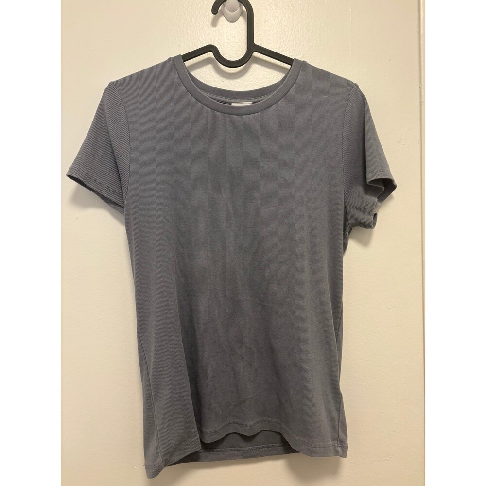 Aritzia TNA Homestretch T shirt Size L like new